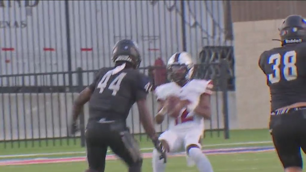 Weiss overcomes slow start to roll by Hendrickson